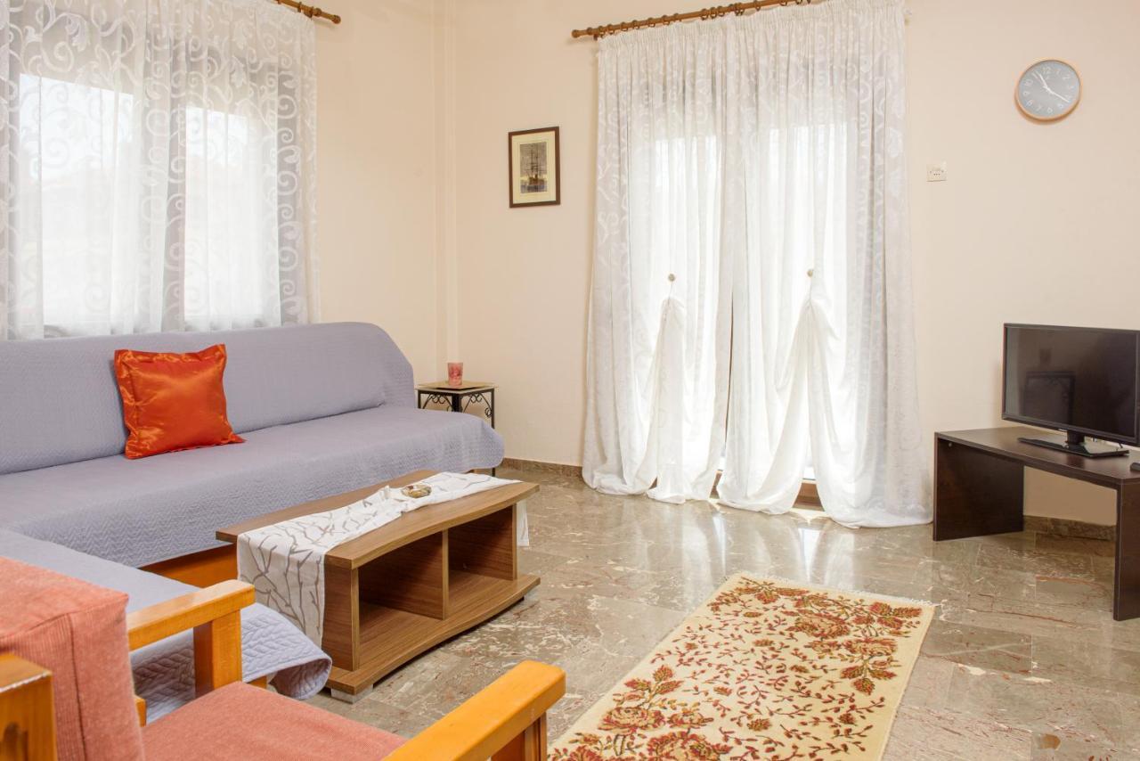 Dili Apartments Ierissos Exterior foto