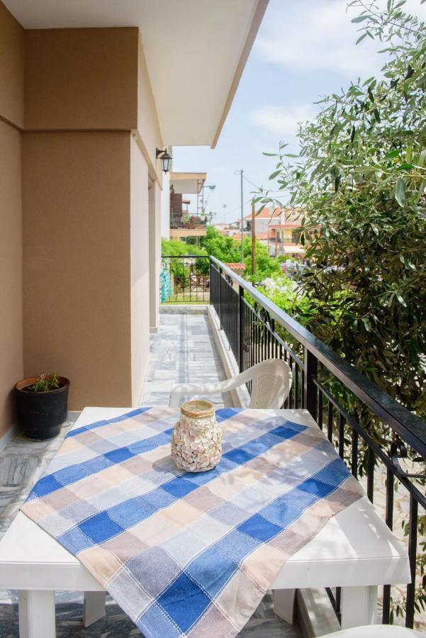 Dili Apartments Ierissos Exterior foto