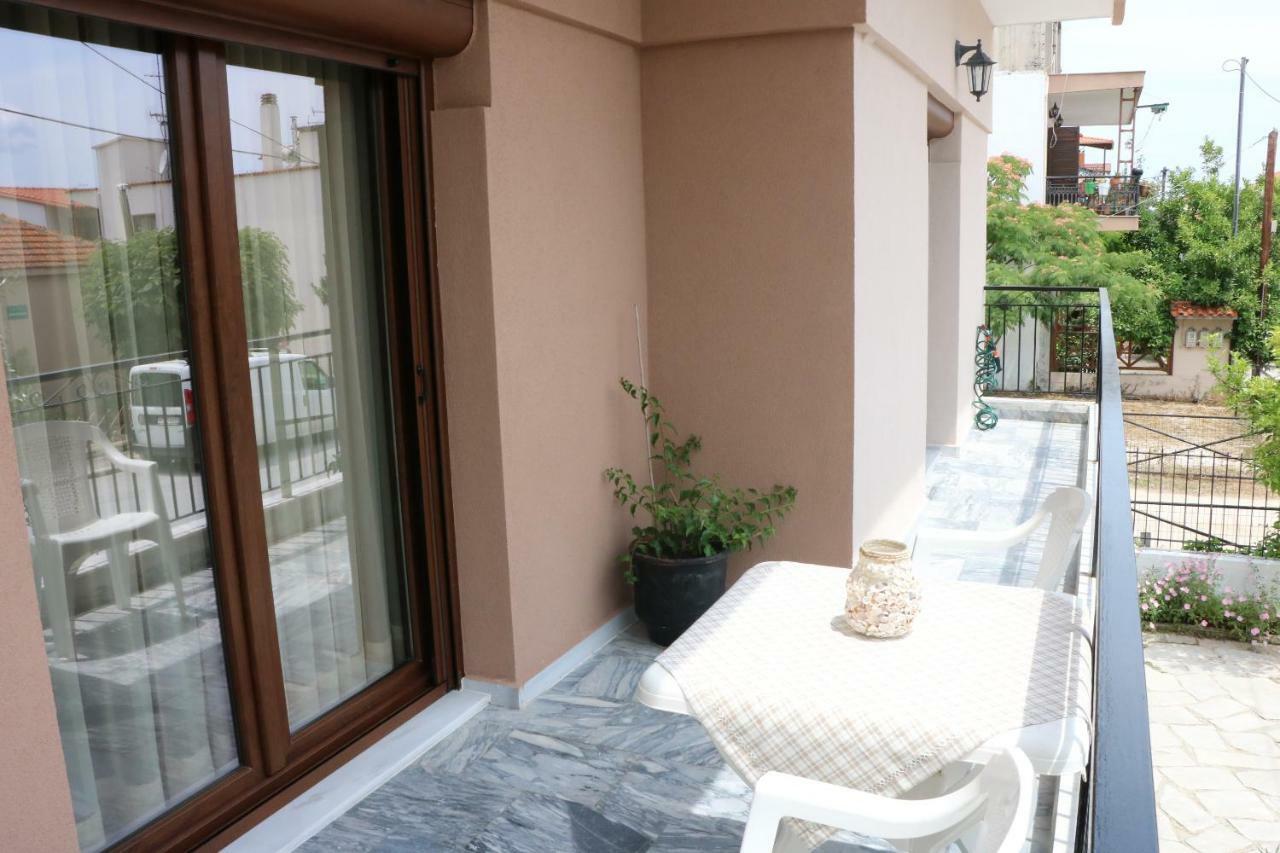 Dili Apartments Ierissos Exterior foto